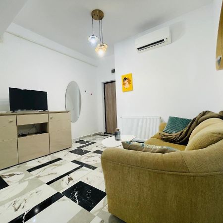 Family Apartment Near Palas Mall ヤシ エクステリア 写真