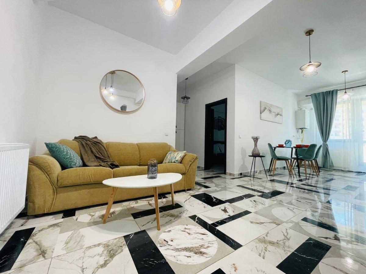 Family Apartment Near Palas Mall ヤシ エクステリア 写真