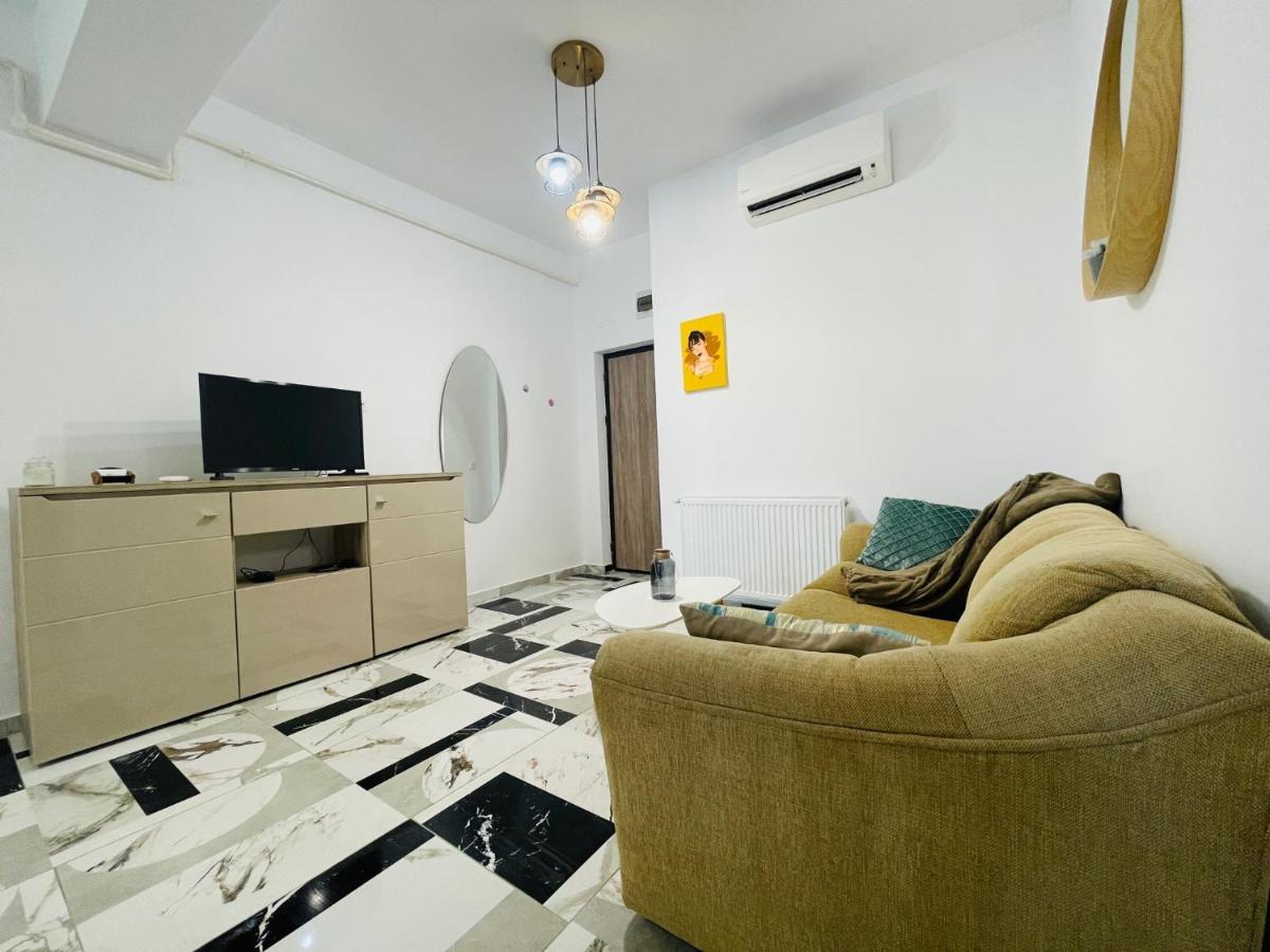 Family Apartment Near Palas Mall ヤシ エクステリア 写真