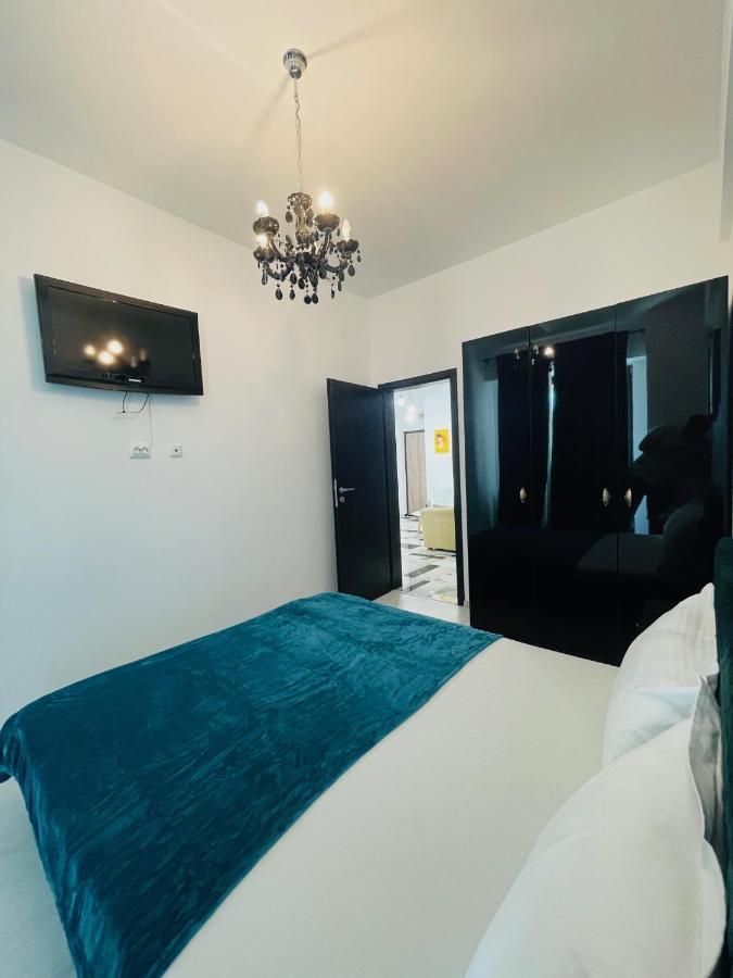 Family Apartment Near Palas Mall ヤシ エクステリア 写真